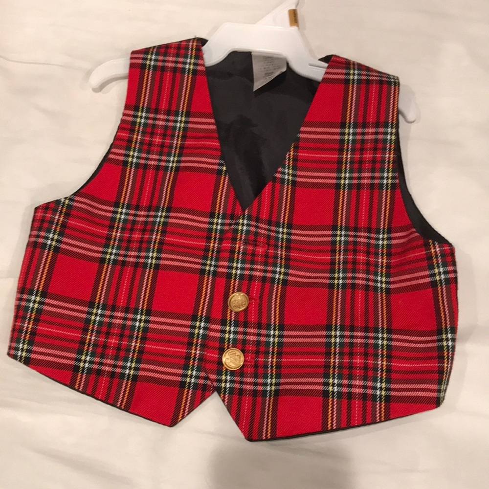 Boy’s buttoned down vest size 18 months